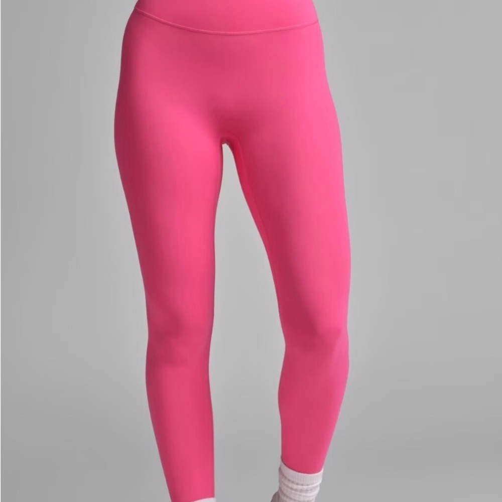 Comfrt pink leggings. NWOT (never tried on)